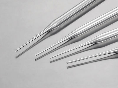 嘴型細(xì)長,方便從窄口容器或小容器取液